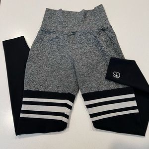 Black and grey bombshell leggings